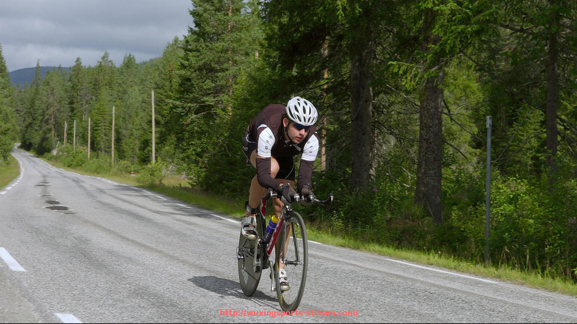 五星体育直播-世俱杯赛季精彩瞬间合集，回顾震撼人心的比赛场景